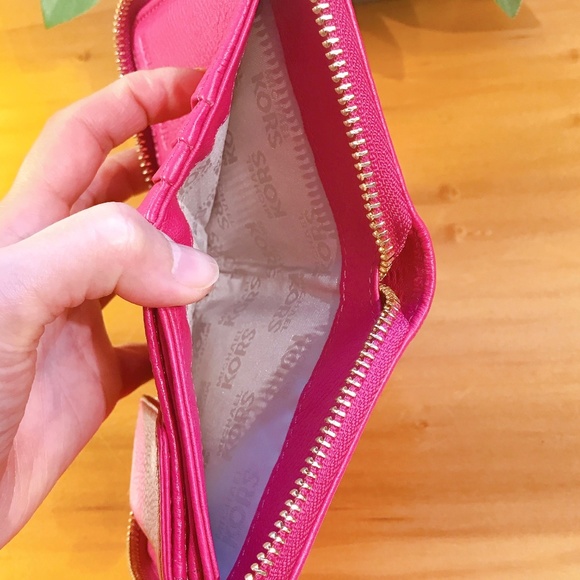 Michael Kors Pink Leather Wallet - Picture 5 of 7